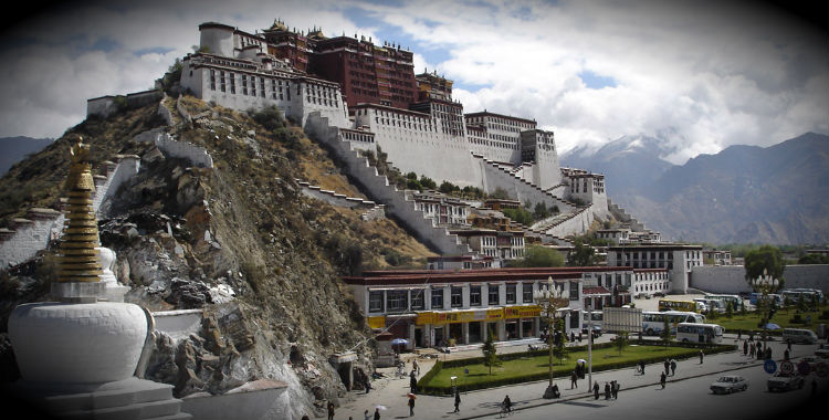 Lhasa, Xizang, China home to 171,719 people.