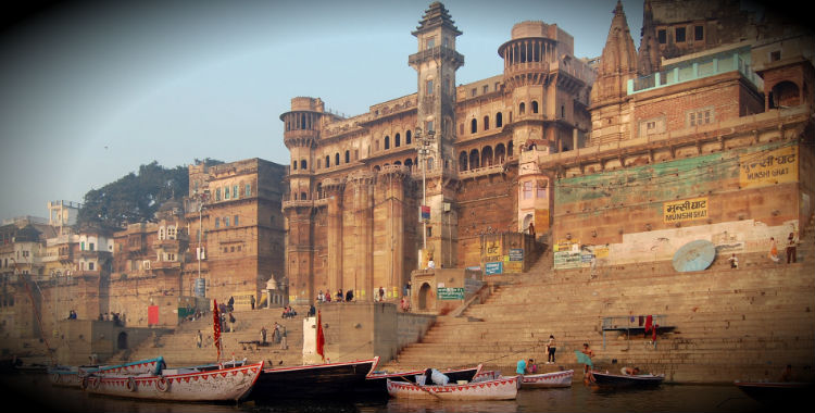 Varanasi, India home to 1,091,918 people.