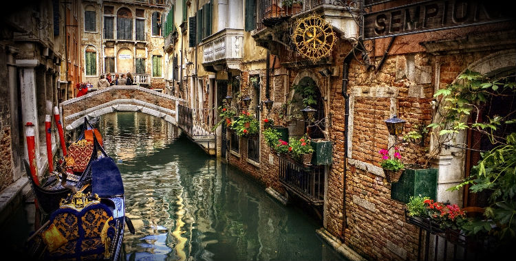 Venice, Italy home to 270,843 people.